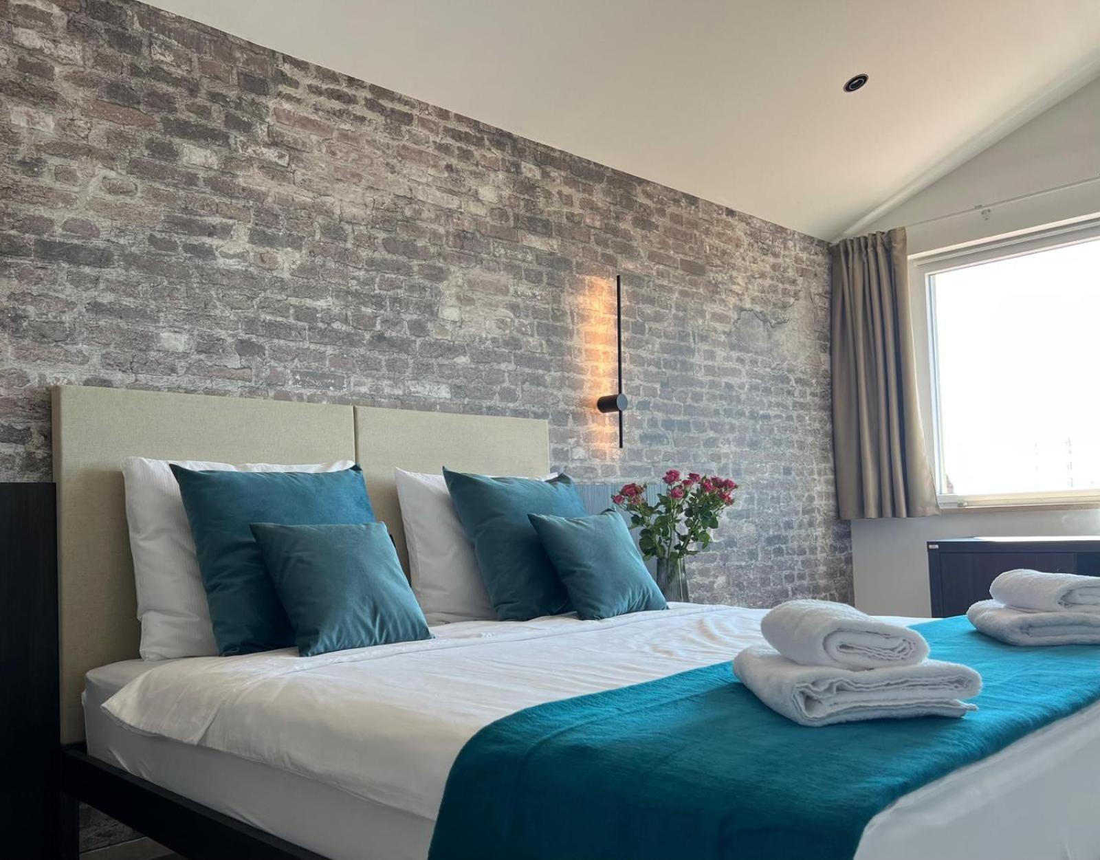 Arena Prestige Rooms Pula Exteriör bild